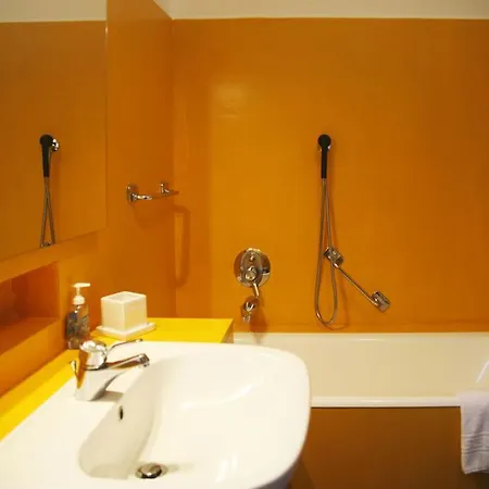 Apart Otel Miki Comer See
