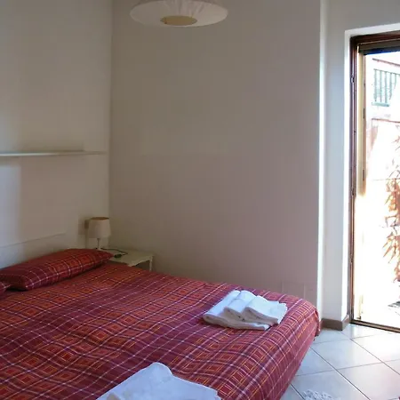 Miki Comer See Hotel apartamentowy Dervio